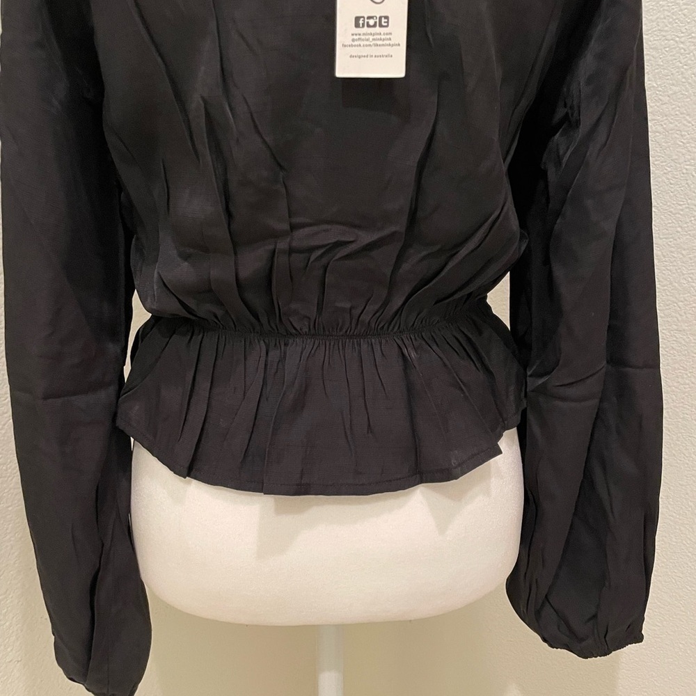 NWT MINKPINK Harper Twist Blouse Black Size Small S​​​​​​​ - Picture 4 of 8